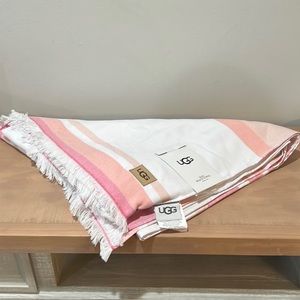 UGG BAJA BEACH TOWEL